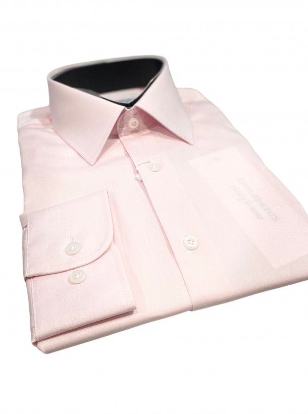 Gładka różowa koszula